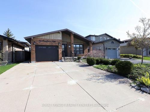 30 Branthaven Dr, Hamilton, ON - Outdoor