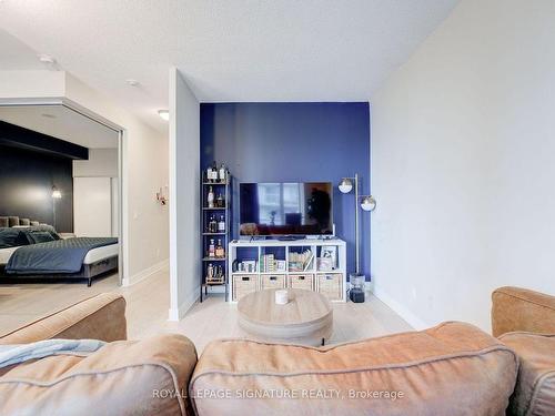 602-90 Stadium Rd, Toronto, ON - Indoor Photo Showing Bedroom