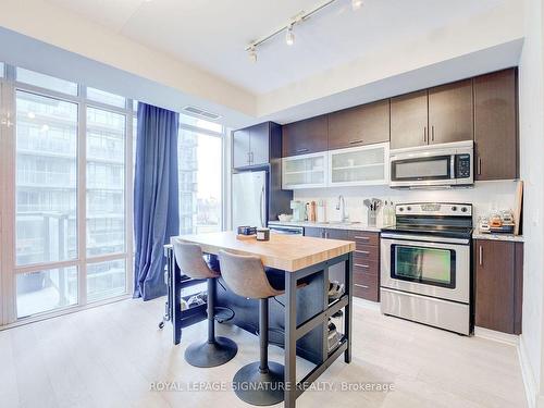 602-90 Stadium Rd, Toronto, ON - Indoor Photo Showing Kitchen