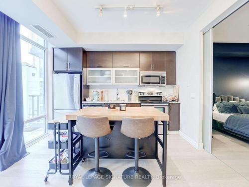 602-90 Stadium Rd, Toronto, ON - Indoor Photo Showing Kitchen