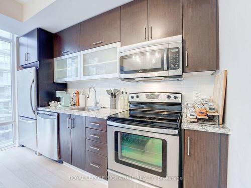 602-90 Stadium Rd, Toronto, ON - Indoor Photo Showing Kitchen With Upgraded Kitchen