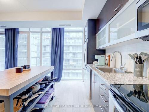 602-90 Stadium Rd, Toronto, ON - Indoor Photo Showing Kitchen With Upgraded Kitchen