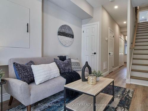 122 Olive Ave, Oshawa, ON - Indoor Photo Showing Living Room