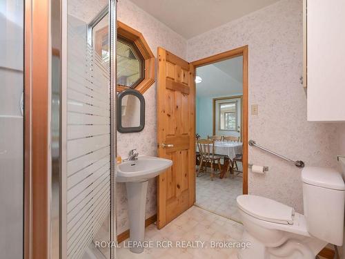 245 Penetanguishene Rd N, Oro-Medonte, ON - Indoor Photo Showing Bathroom