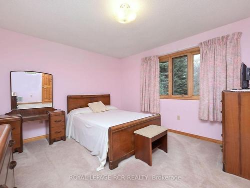 245 Penetanguishene Rd N, Oro-Medonte, ON - Indoor Photo Showing Bedroom