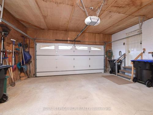 245 Penetanguishene Rd N, Oro-Medonte, ON - Indoor Photo Showing Garage