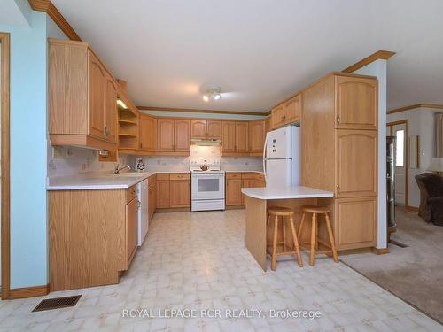 245 Penetanguishene Rd N, Oro-Medonte, ON - Indoor Photo Showing Kitchen With Double Sink