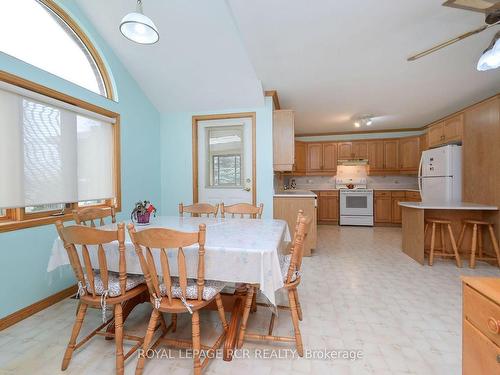 245 Penetanguishene Rd N, Oro-Medonte, ON - Indoor Photo Showing Dining Room