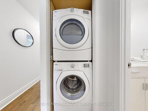 88 Mccraney St W, Oakville, ON - Indoor Photo Showing Laundry Room