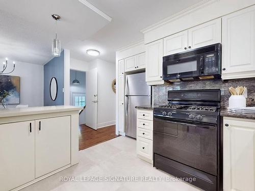 88 Mccraney St W, Oakville, ON - Indoor Photo Showing Kitchen