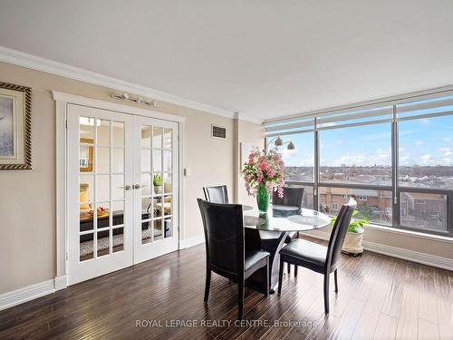 602-200 Robert Speck Pkwy, Mississauga, ON - Indoor Photo Showing Dining Room