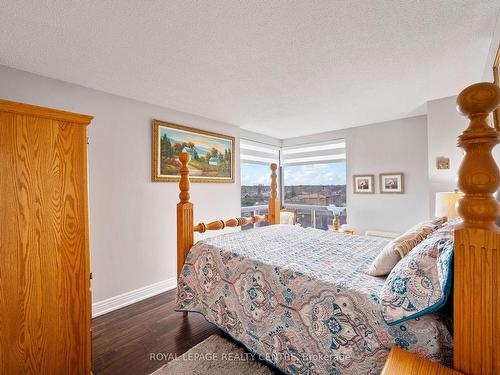 602-200 Robert Speck Pkwy, Mississauga, ON - Indoor Photo Showing Bedroom