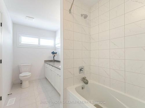 127 Court Dr, Brant, ON - Indoor Photo Showing Bathroom