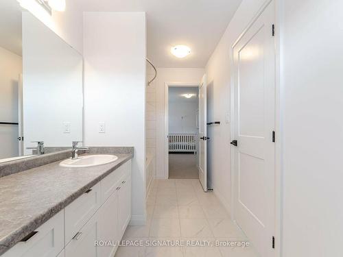 127 Court Dr, Brant, ON - Indoor Photo Showing Bathroom