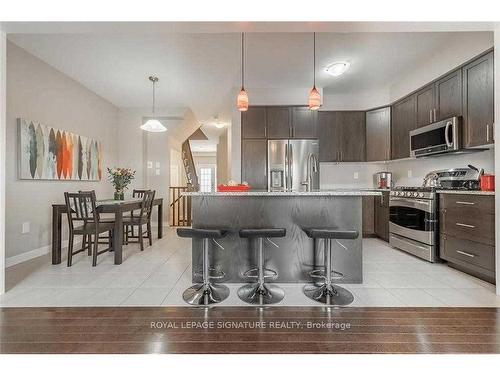 128 Kinsman Dr, Hamilton, ON - Indoor Photo Showing Kitchen With Upgraded Kitchen