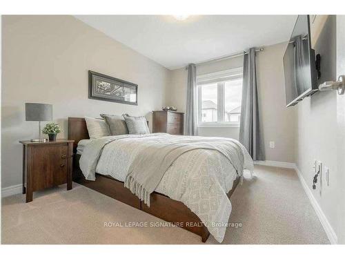 128 Kinsman Dr, Hamilton, ON - Indoor Photo Showing Bedroom