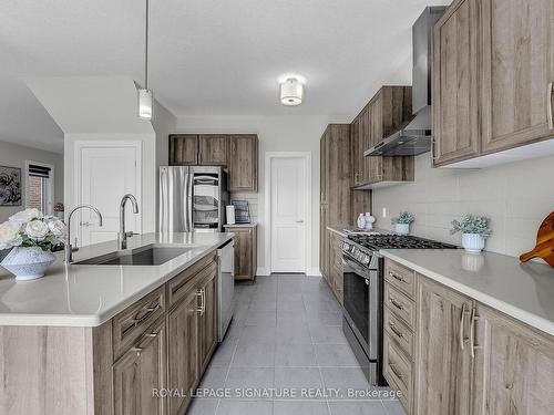 7 Carina St E, Kitchener, ON - Indoor Photo Showing Kitchen With Upgraded Kitchen