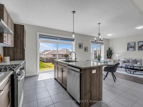 7 Carina St E, Kitchener, ON - Indoor Photo Showing Kitchen