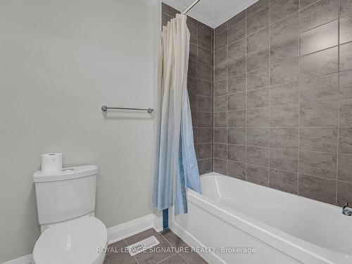 7 Carina St E, Kitchener, ON - Indoor Photo Showing Bathroom