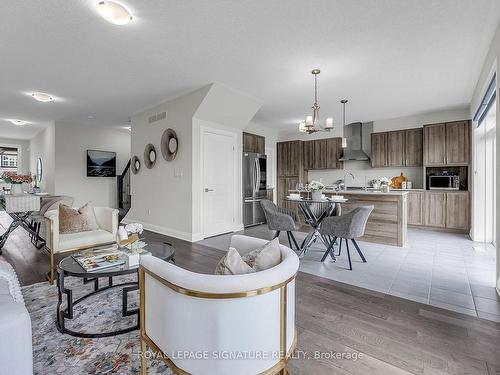 7 Carina St E, Kitchener, ON - Indoor Photo Showing Living Room