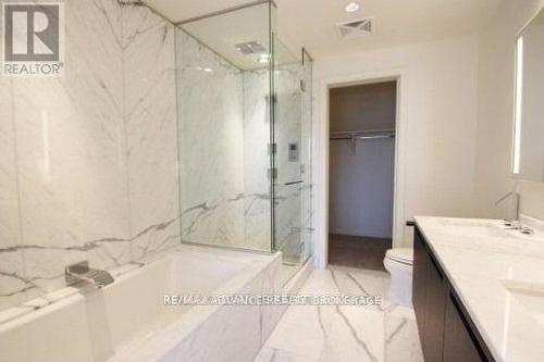 4208 - 180 University Avenue E, Toronto, ON - Indoor Photo Showing Bathroom