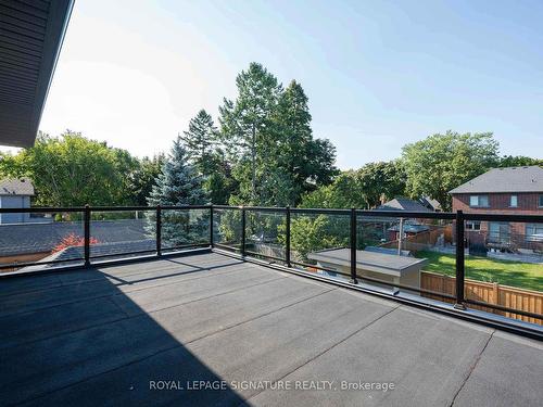 34 Edgecroft Rd, Toronto, ON - Outdoor