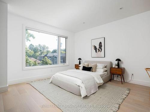 34 Edgecroft Rd, Toronto, ON - Indoor Photo Showing Bedroom