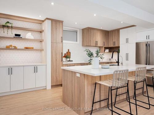 34 Edgecroft Rd, Toronto, ON - Indoor Photo Showing Kitchen