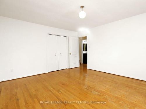 570 Louis Dr, Mississauga, ON - Indoor Photo Showing Other Room