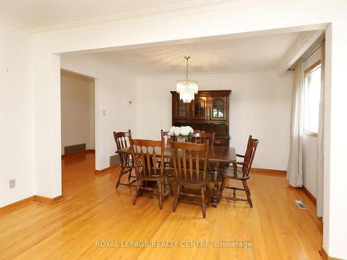 570 Louis Dr, Mississauga, ON - Indoor Photo Showing Dining Room