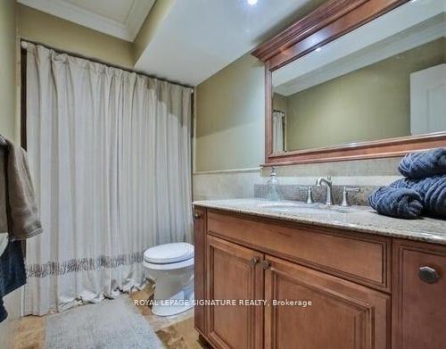 Upper-943 Blairholme Ave, Mississauga, ON - Indoor Photo Showing Bathroom