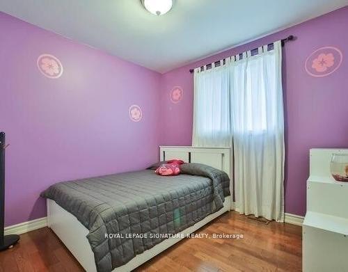 Upper-943 Blairholme Ave, Mississauga, ON - Indoor Photo Showing Bedroom