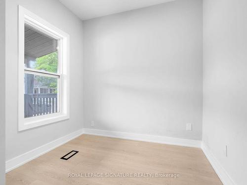 207 Kensington Ave N, Hamilton, ON - Indoor Photo Showing Other Room