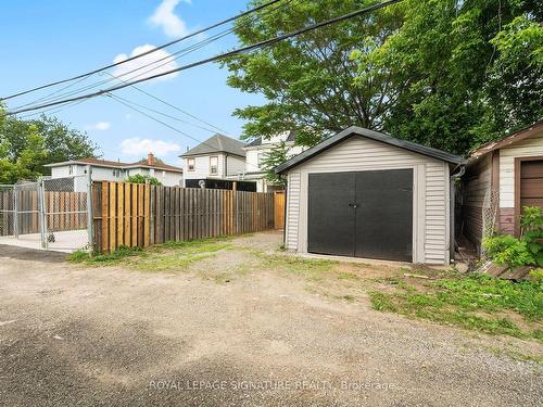 207 Kensington Ave N, Hamilton, ON - Outdoor