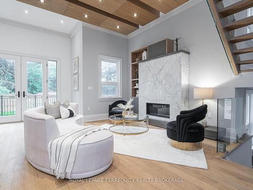 45 Seaton Dr, Aurora, ON - Indoor Photo Showing Living Room With Fireplace