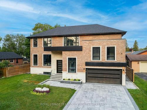 45 Seaton Dr, Aurora, ON - Outdoor With Facade