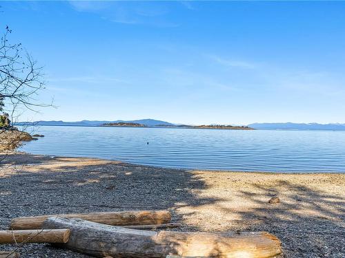 3122 Dolphin Dr, Nanoose Bay, BC 