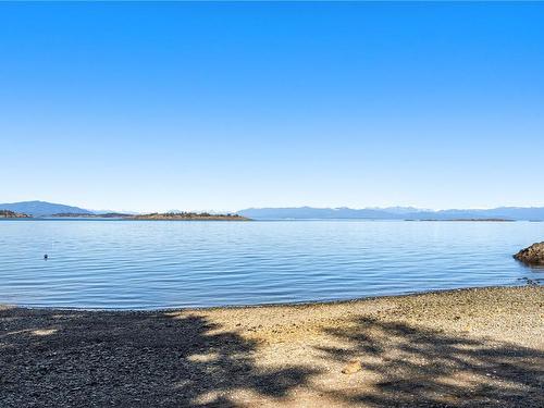 3122 Dolphin Dr, Nanoose Bay, BC 