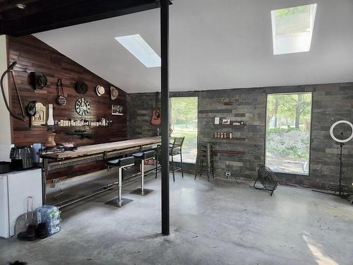 Family room - 338 Rue Du Golf, Sainte-Sophie, QC - Indoor Photo Showing Other Room With Fireplace