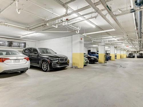 Garage - 311-3300 Boul. Cavendish, Montréal (Côte-Des-Neiges/Notre-Dame-De-Grâce), QC - Indoor Photo Showing Garage