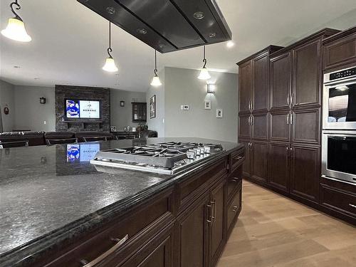 641 Second Street, Fort Frances, ON - Indoor Photo Showing Kitchen With Upgraded Kitchen