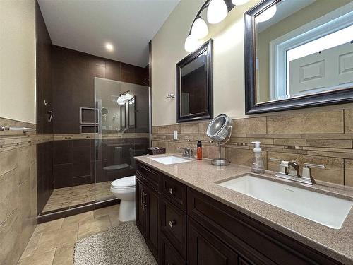 641 Second Street, Fort Frances, ON - Indoor Photo Showing Bathroom