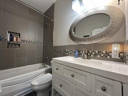 641 Second Street, Fort Frances, ON - Indoor Photo Showing Bathroom