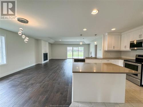 1141 Bridal Falls, Windsor, ON - Indoor Photo Showing Kitchen