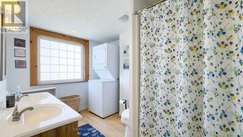 21 Huron Street, Lambton Shores (Grand Bend), ON - Indoor Photo Showing Bathroom