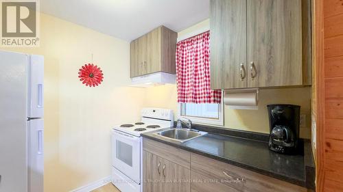 21 Huron Street, Lambton Shores (Grand Bend), ON - Indoor Photo Showing Kitchen