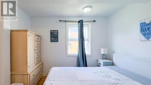 21 Huron Street, Lambton Shores (Grand Bend), ON - Indoor Photo Showing Bedroom