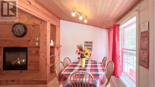 21 Huron Street, Lambton Shores (Grand Bend), ON - Indoor Photo Showing Dining Room