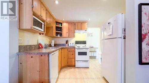 21 Huron Street, Lambton Shores (Grand Bend), ON - Indoor Photo Showing Kitchen