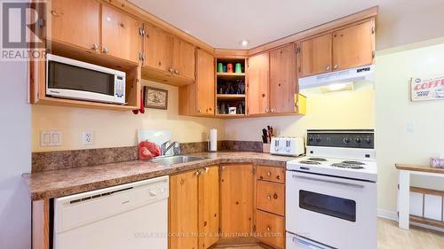 21 Huron Street, Lambton Shores (Grand Bend), ON - Indoor Photo Showing Kitchen